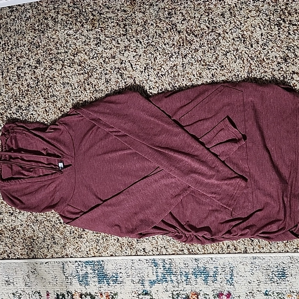 Sweatshirt, hooded, maroon color, never worn, can be used for maternity too.